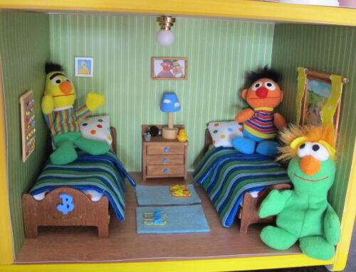 DIY Sesame Street Dollhouse: Part 2
